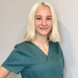 Natalie Auszubildende zur Zahnmedizinischen Fachangestellten
